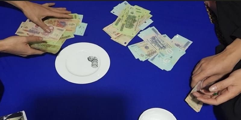 Cách chơi xóc đĩa ngoài đời Cách chơi xóc đĩa ngoài đời tổng quan nguồn gốc